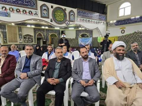 رزمایش توزیع ۲۶۰ بسته کیف و لوازم التحریر در شهرستان سیمرغ 
