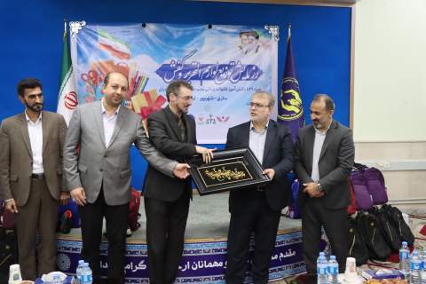 برگزاری رزمایش توزیع لوازم التحریر و کفش ویژه ۸۲۹ دانش آموز خانواده های زندانی تحت حمایت کمیته امداد