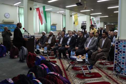 برگزاری رزمایش توزیع لوازم التحریر و کفش ویژه ۸۲۹ دانش آموز خانواده های زندانی تحت حمایت کمیته امداد