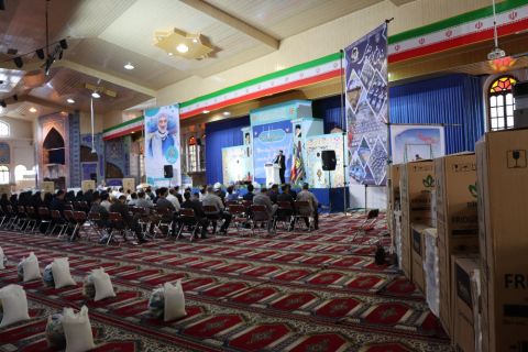 رزمایش اهداء 313 سری جهیزیه و 800 بسته لوازم التحریر 1402/07/03